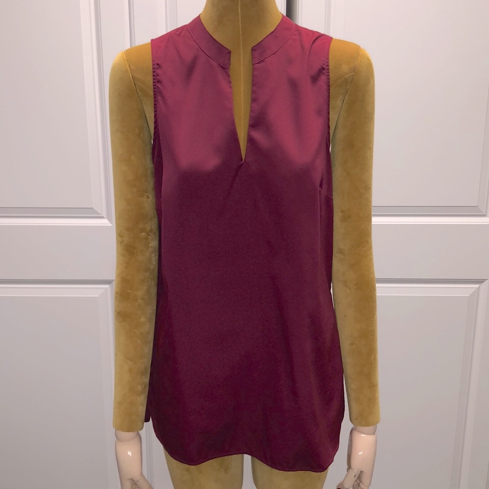 Women’s dark pink Banana Republic tank top